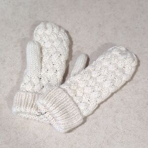 NWOT - Cozy Knit Cream Mittens Warm Lined Mittens